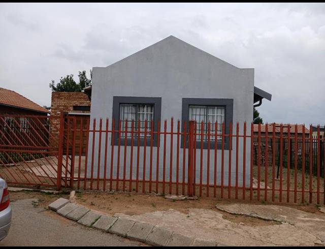 2 BEDROOM HOUSE FOR SALE IN MAGAGULA HEIGHTS